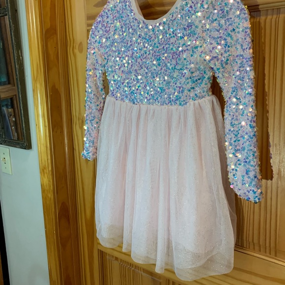Little girl dress. Fancy and Fun!
Size M (7/8) - Picture 5 of 5